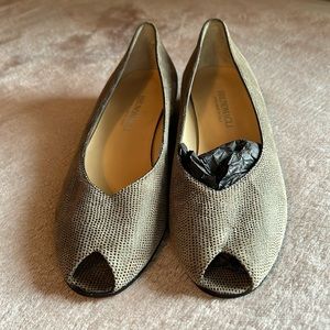 NEW Brunomagli Flats Hand Made in Italy Size 7